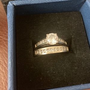 Engagement/wedding ring set